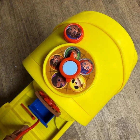 Fisher-Price Santiago of the Seas Lights & Sounds El Bravo Pirate Ship Playset - Picture 6 of 11